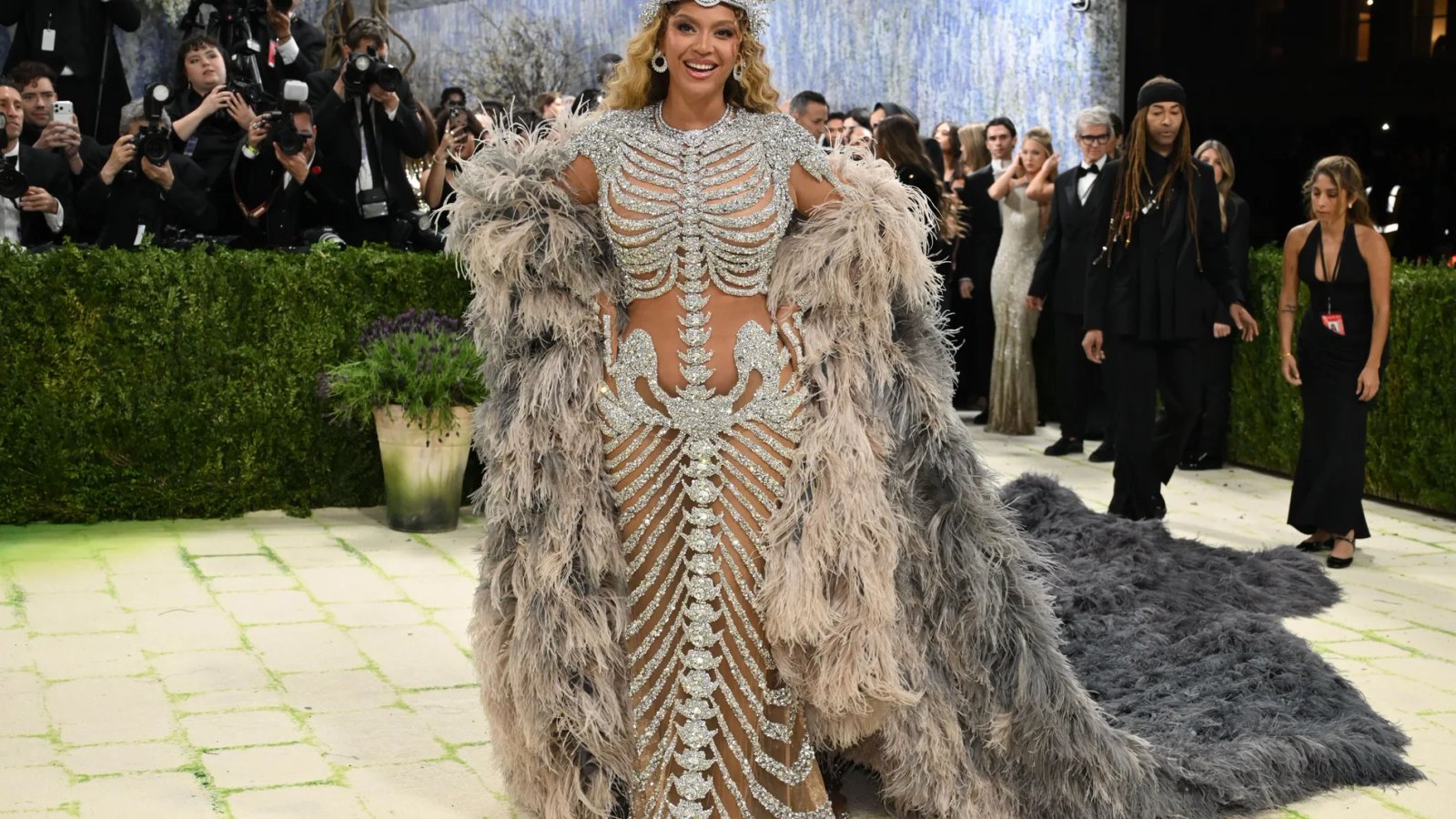 “Saya lebih menyukai metal”: tanggapan terhadap Beyonce yang membuat marah para penggemarnya di Met Gala
