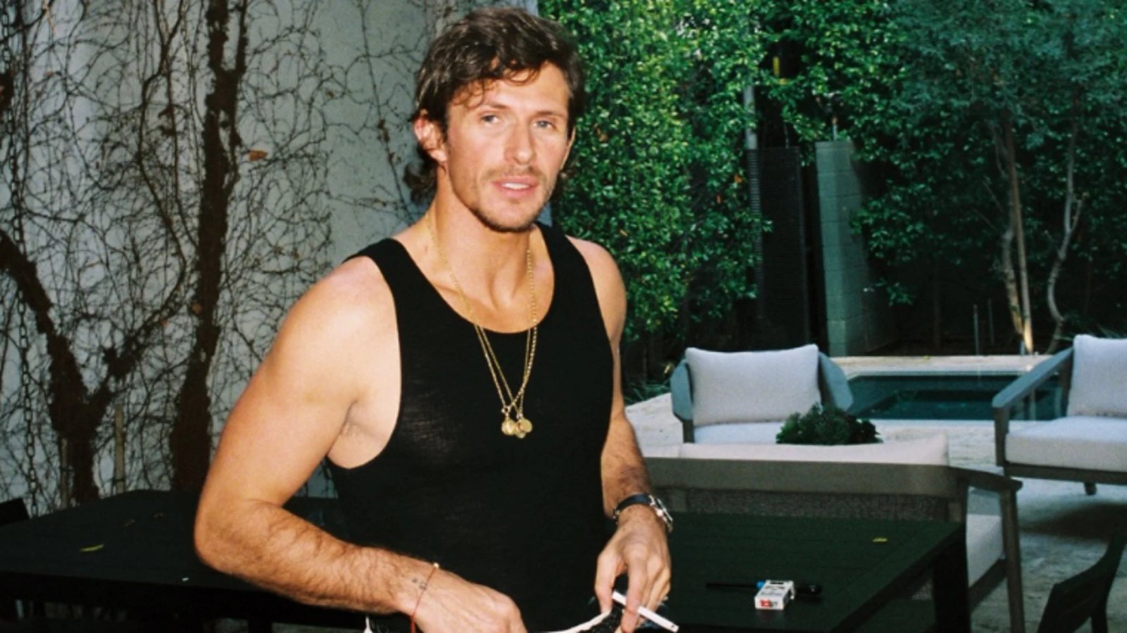 Aktor Jake Hall meninggal dalam keadaan aneh setelah pesta di Mallorca