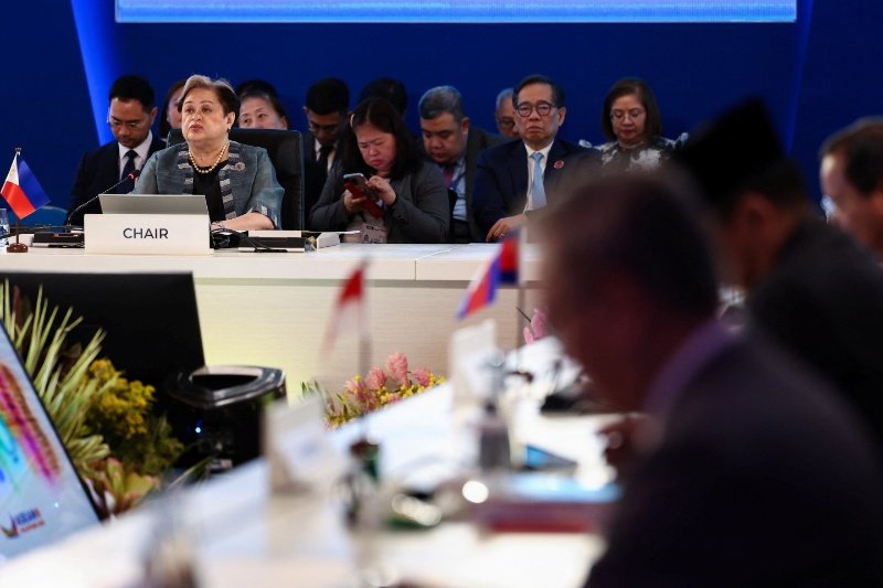 Negara-negara Asia Tenggara memulai pertemuan puncak dengan tujuan mengatasi krisis energi