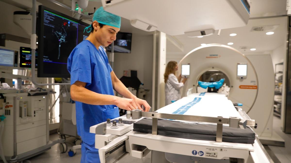 Strategi baru yang dipelajari oleh Klinik meningkatkan pemulihan setelah stroke serius