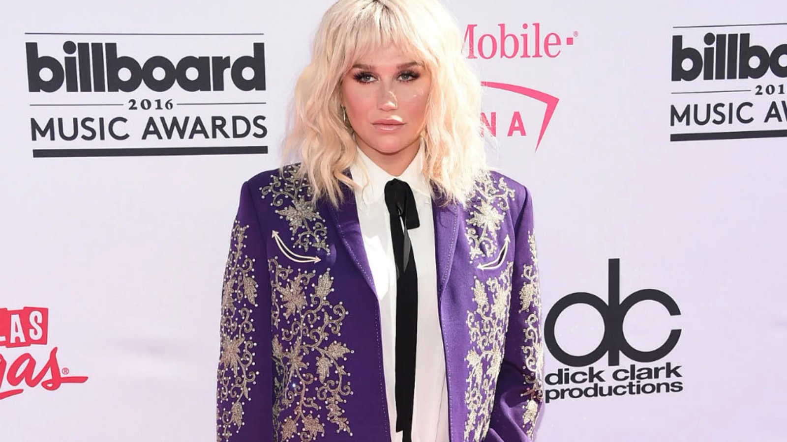 “Saya hampir selibat, kecuali di Italia”: Pengakuan tak terduga Kesha tentang kehidupan seksnya