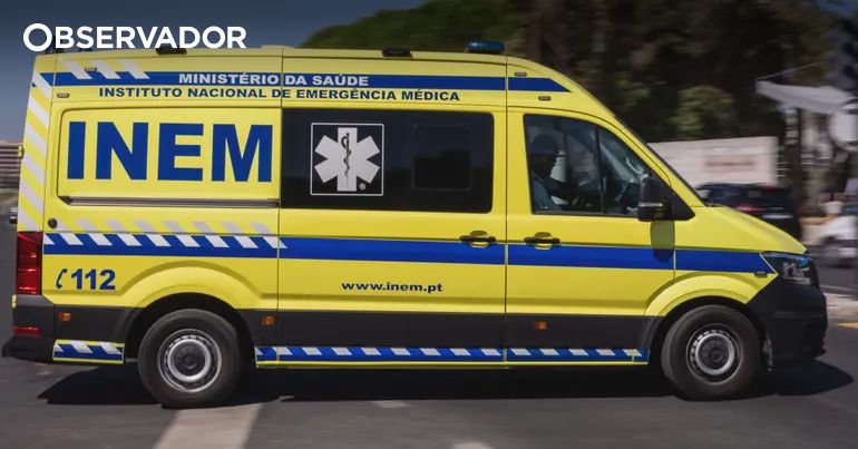 Pengemudi ambulans terluka setelah kecelakaan – Pengamat
