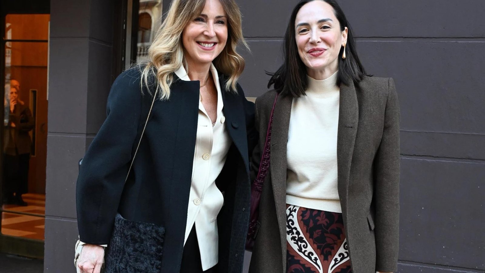 Pelarian Tamara Falcó dan Íñigo Onieva bersama Carolina Molas ke Ibiza: keahlian memasak, kemewahan, dan keterputusan di depan laut