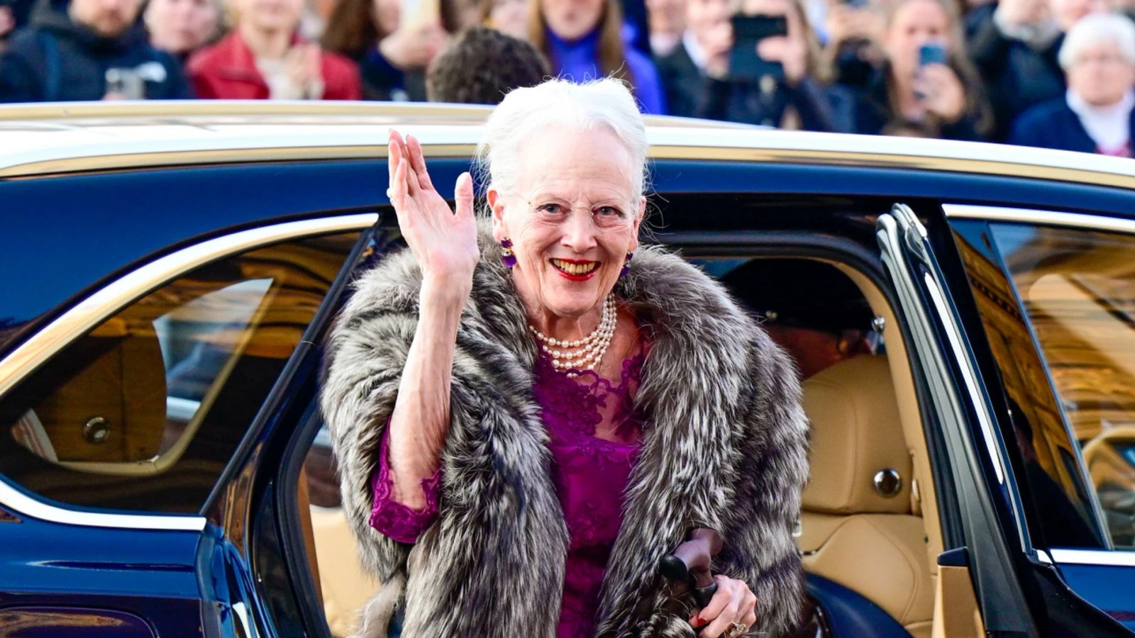 Ratu Margaret dari Denmark meninggalkan rumah sakit untuk melanjutkan penyembuhan di istana