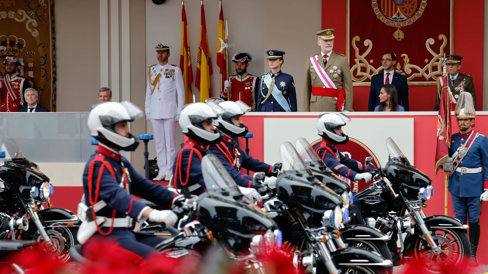 Apa "Rokiski", simbol parasut yang dipakai Putri Leonor dalam parade Vigo untuk Hari Angkatan Bersenjata?