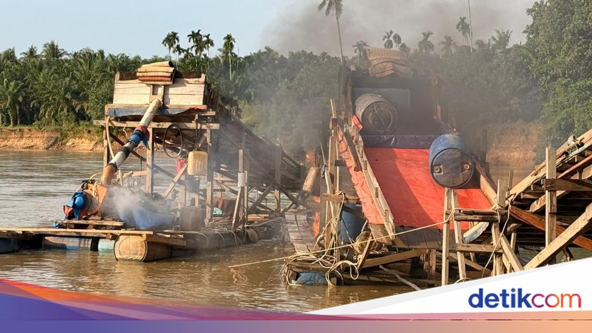 Tanggapi Keluhan Ibu-Ibu, Kebijakan Hancurkan 5 Rakit PETI di Sungai Kuantan