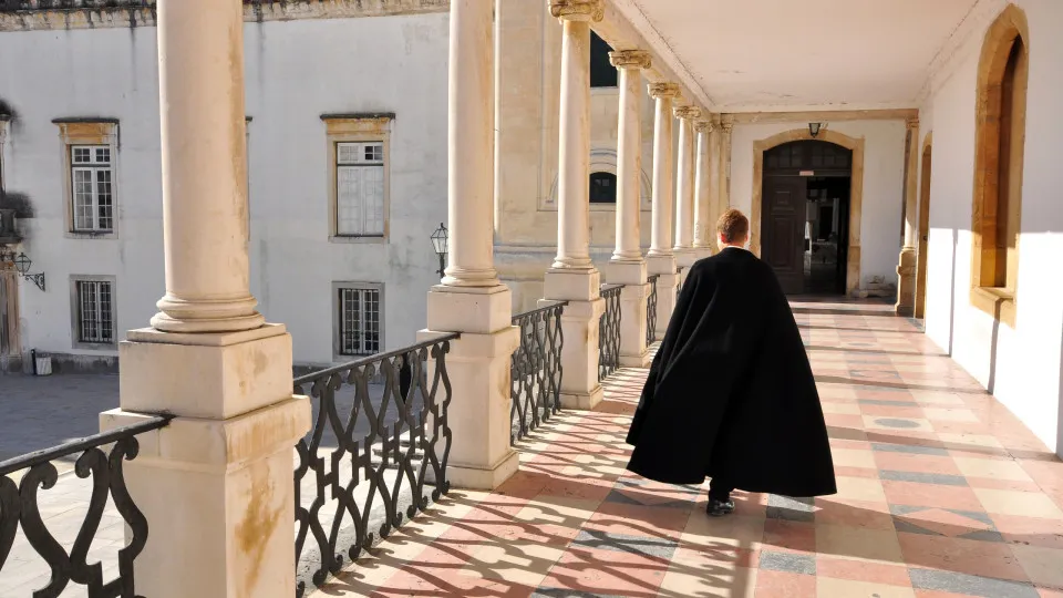 Livro a várias mãos celebra vivências estudantis de Coimbra dos anos 1990