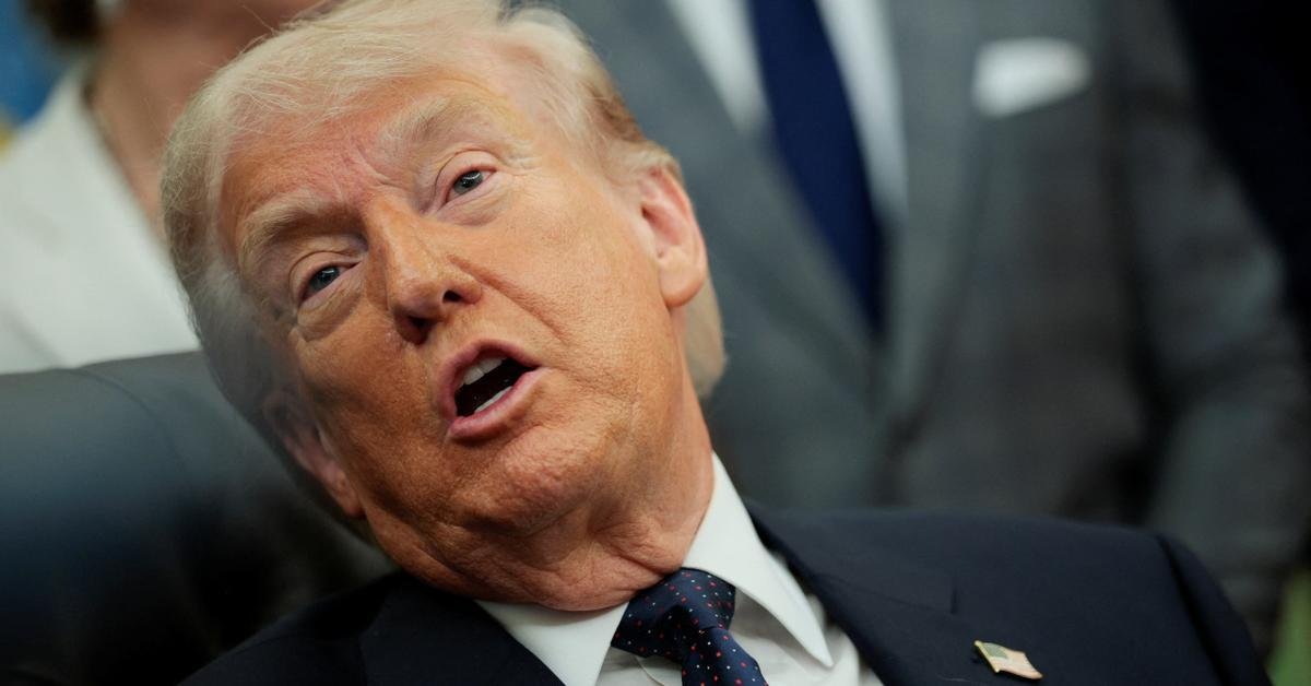 Pengadilan Perdagangan Internasional AS memblokir tarif global baru Trump sebesar 10%.