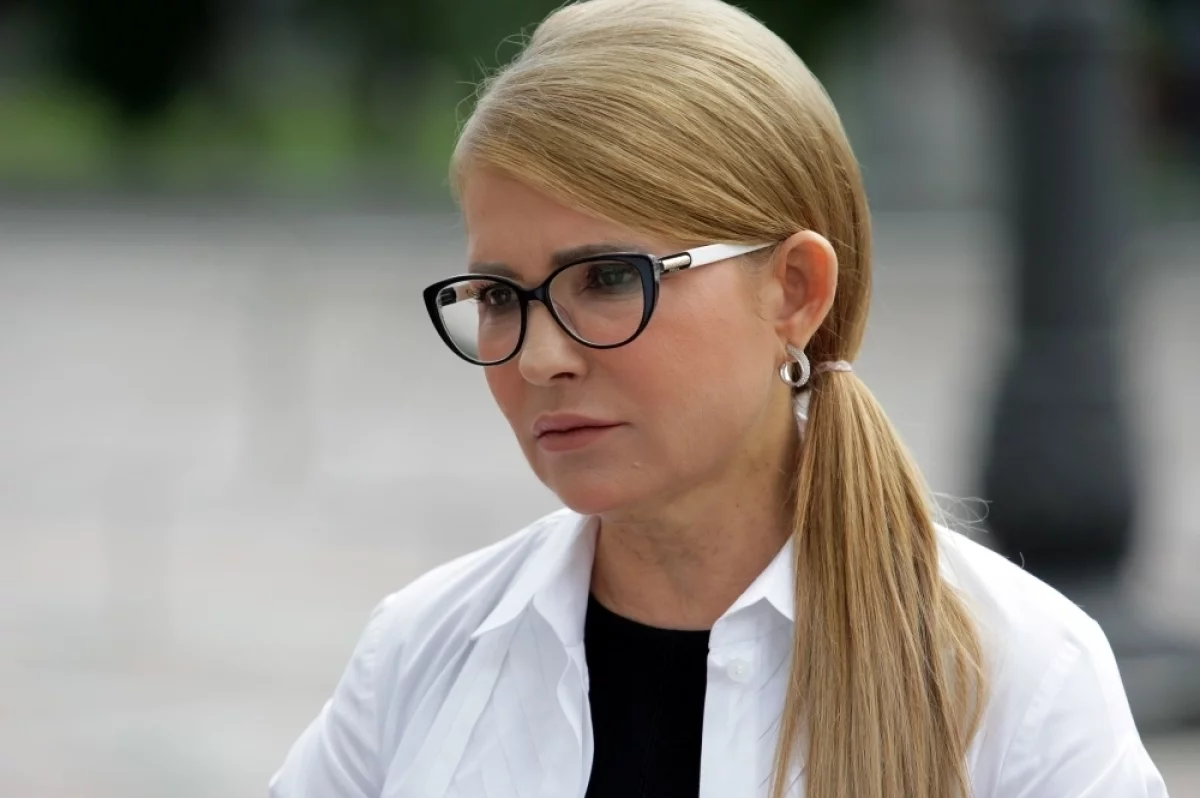 Pengadilan di Ukraina mengembalikan paspor Tymoshenko dan mengizinkannya meninggalkan Kyiv