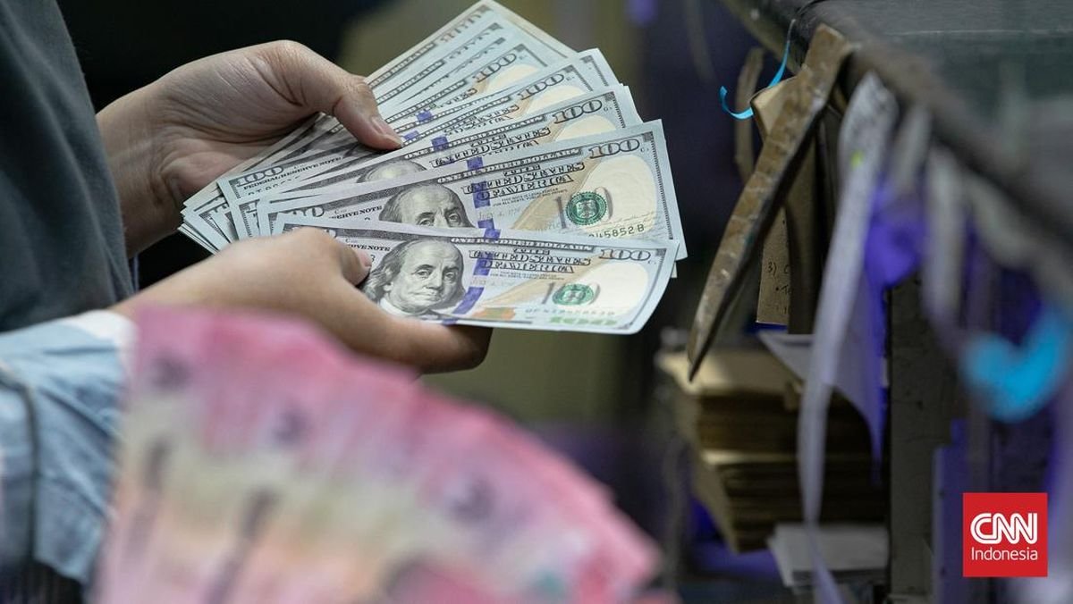 Rupiah Melemah Pagi Ini, Dibuka Dekati Rp17.900 per Dolar AS