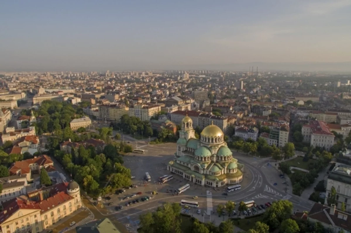 Seorang politisi yang menentang bantuan kepada Angkatan Bersenjata Ukraina memimpin pemerintahan Bulgaria