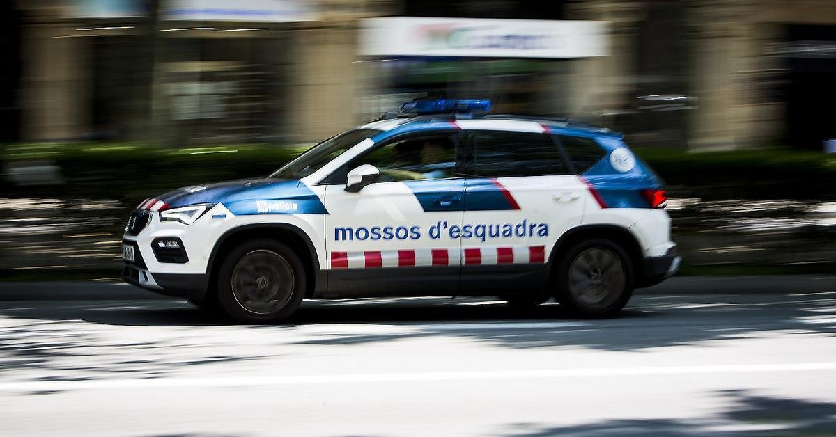 Tiga petugas polisi Kanada ditangkap karena melakukan pelecehan seksual dan pemukulan terhadap seorang pelacur di Barcelona