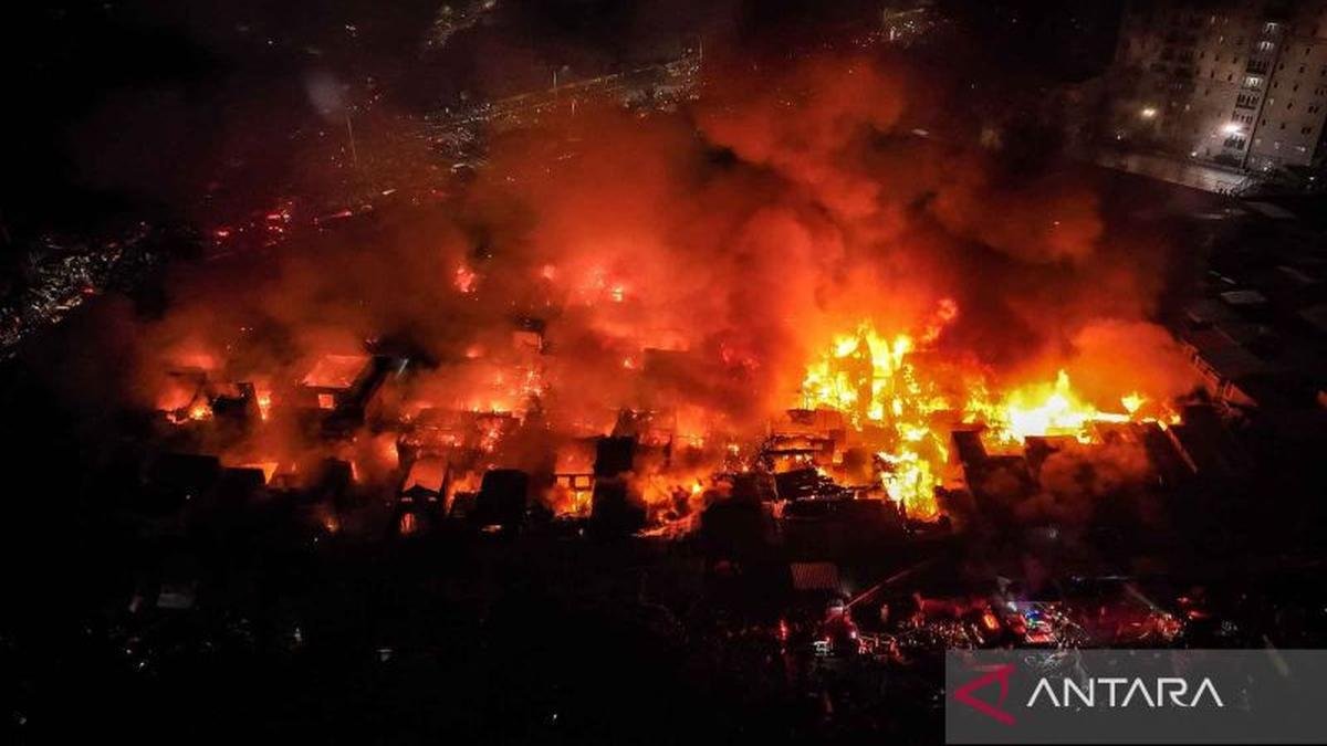 Tiga Warga Luka Akibat Kebakaran di Pasar Jiung Kemayoran