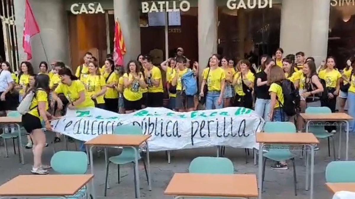 Pemogokan guru mencapai Barcelona dan memblokir akses ke Casa Batllo