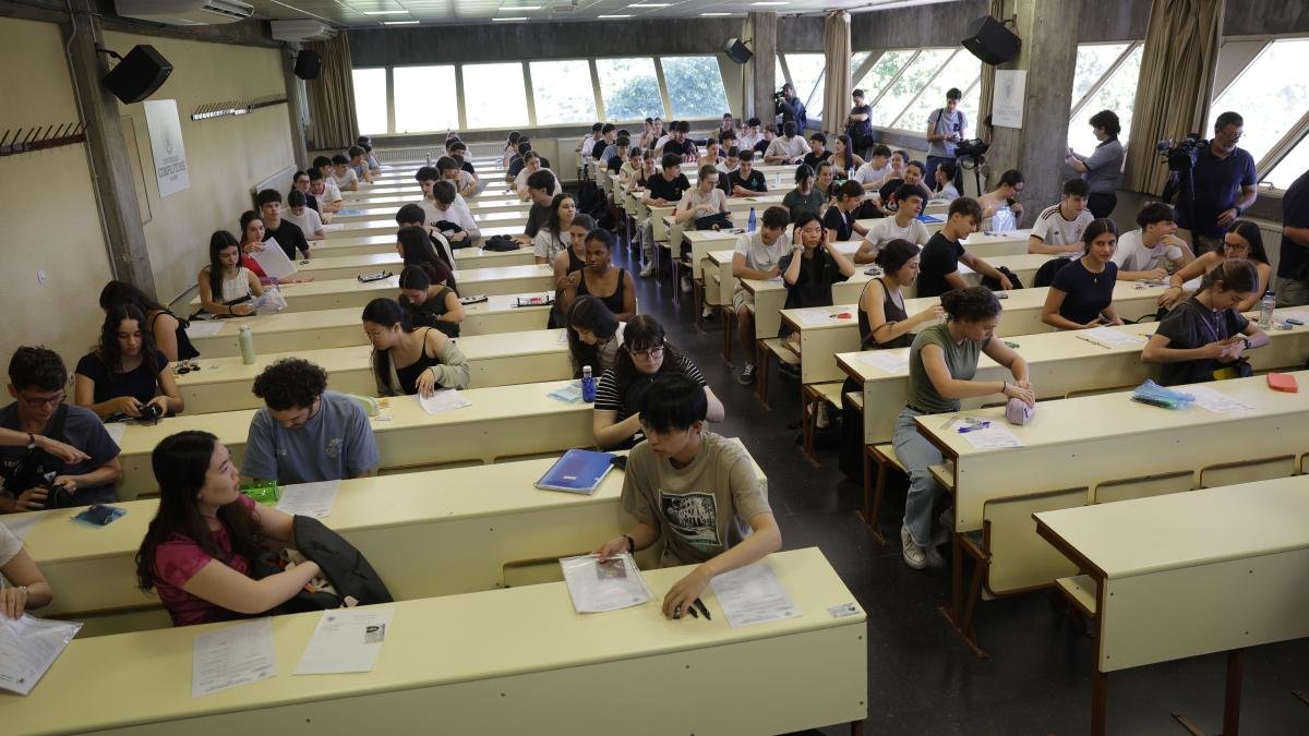 Lebih dari 300.000 siswa dari 14 otonomi memulai PAU hari ini, tes masuk universitas