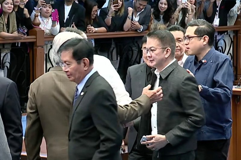 Penjelasan: Apa yang dimaksud dengan 'sine die' saat Senat melanjutkan sidang