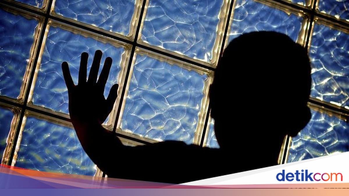 رجل ODGJ في بوجور يغضب ويضرب جيرانه