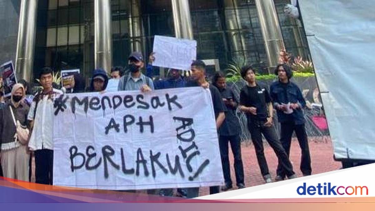 هذا التحالف يوضح أمام لجنة القضاء على الفساد بشأن الاختلاس المزعوم لأموال عطلات جمهورية بالي الديمقراطية الشعبية