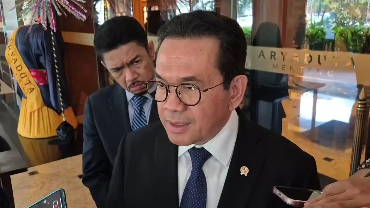 Mendag Budi Ungkap Penyebab Harga Telur dan Daging Ayam Anjlok, Penyerapan MBG Menurun