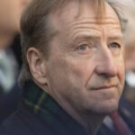 Mantan kepala intelijen Inggris Alex Younger meninggal pada usia 62 tahun