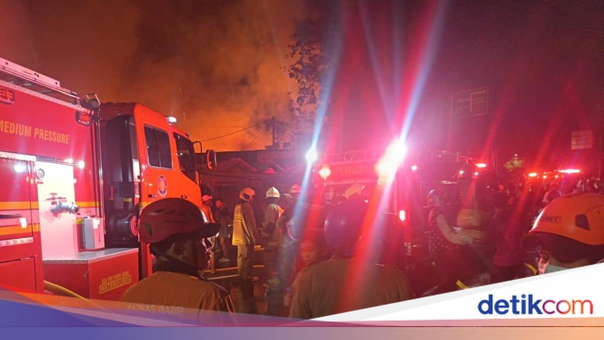 Pemkot Jakpus Data Jumlah Rumah Kebakaran Hebat di Kemayoran, Posko Disiapkan