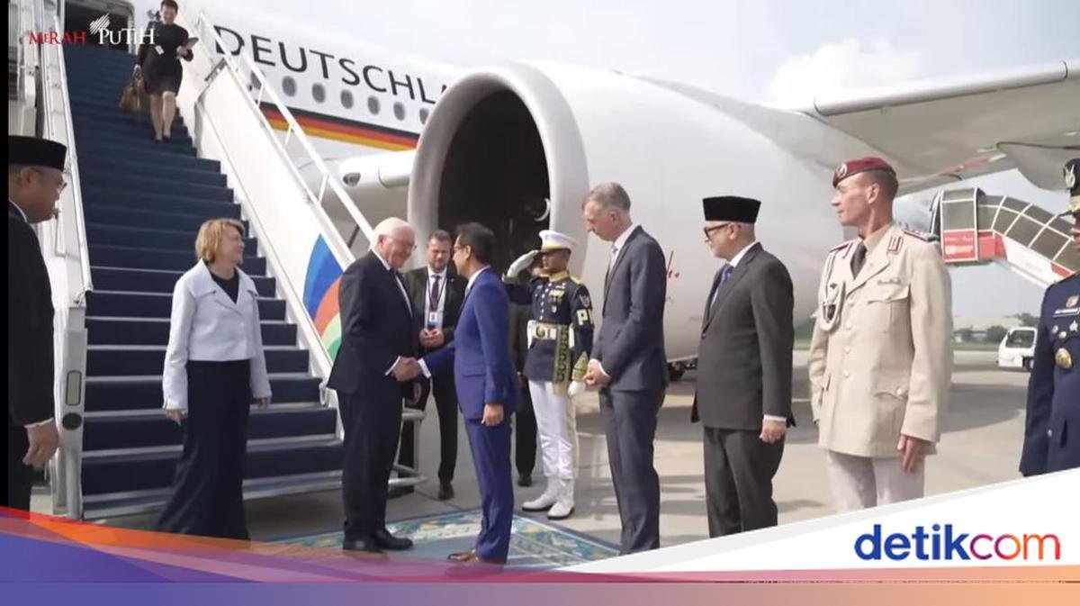 الرئيس الألماني يصل إلى جاكرتا للقاء برابوو وكان في استقباله وزير الصحة