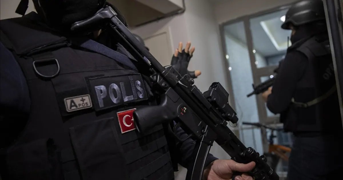 عملية إرهابية قبل قمة الناتو. وتم اعتقال 178 شخصا