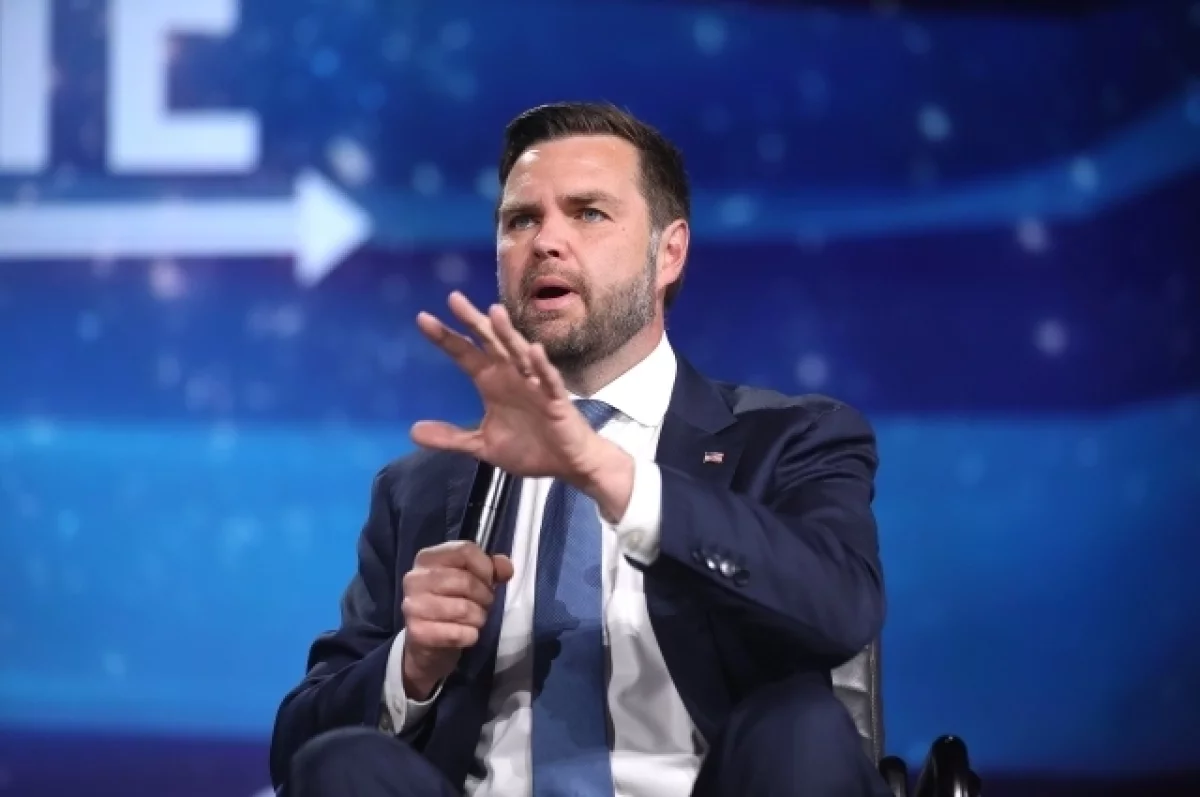 فانس: سيناريو القوة الأمريكية تجاه إيران مطروح دائمًا على الطاولة