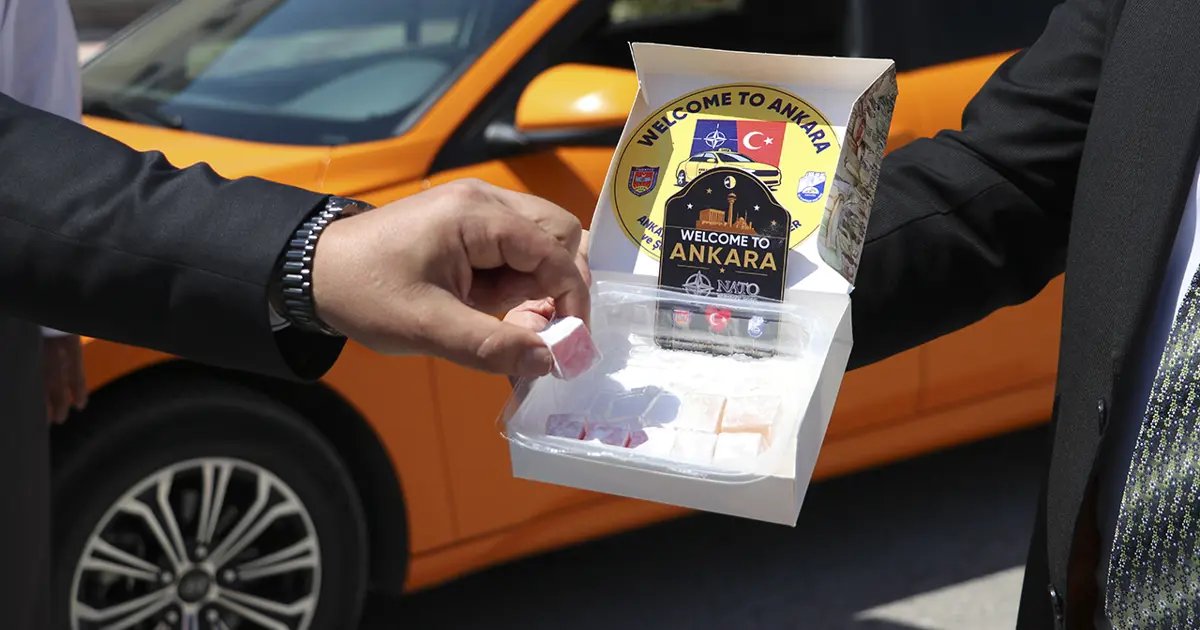 قمة الناتو نظمت لسائقي سيارات الأجرة في أنقرة: تم تغيير الملابس، وتم إعداد المأكولات التركية