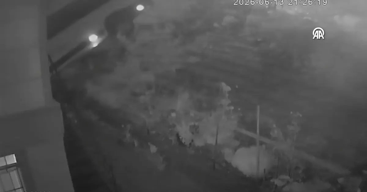 وتم الكشف عن لقطات مصورة للحادث الذي فقد فيه سائق الحافلة حياته