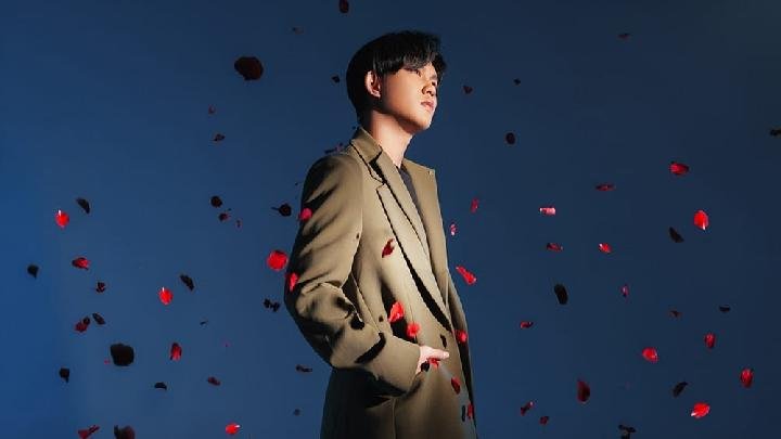 Fajar Noor Tuangkan Kisah Asmara dalam Album Debut Sementara, Selamanya