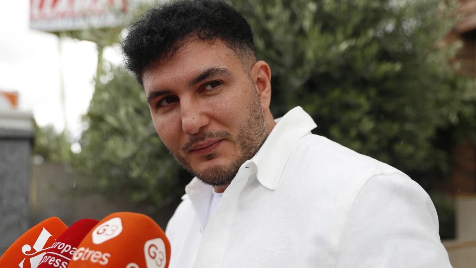 جبهة جديدة ضد عمر مونتيس الموصوف بأنه كاره للمثليين