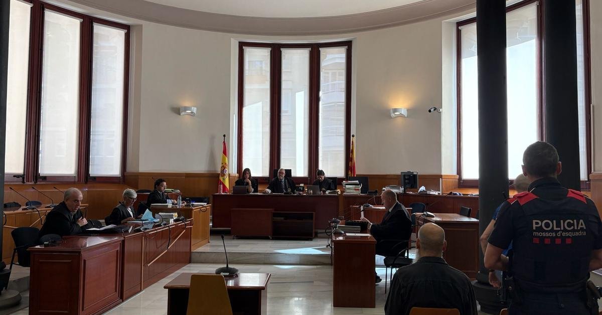حُكم على شرطي بالسجن 21 عامًا بتهمة اغتصاب فتاة معاقة بشدة والتحرش بها