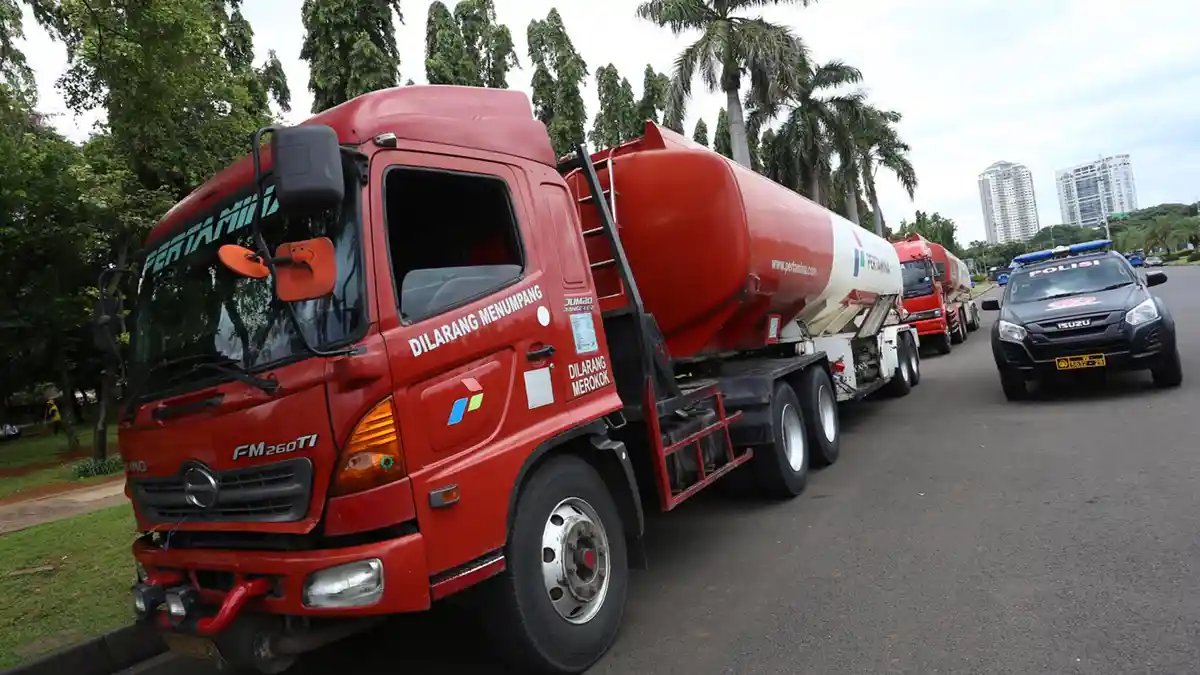 Pertamina Libatkan TNI-Polri untuk Distribusikan BBM Sampai ke SPBU
