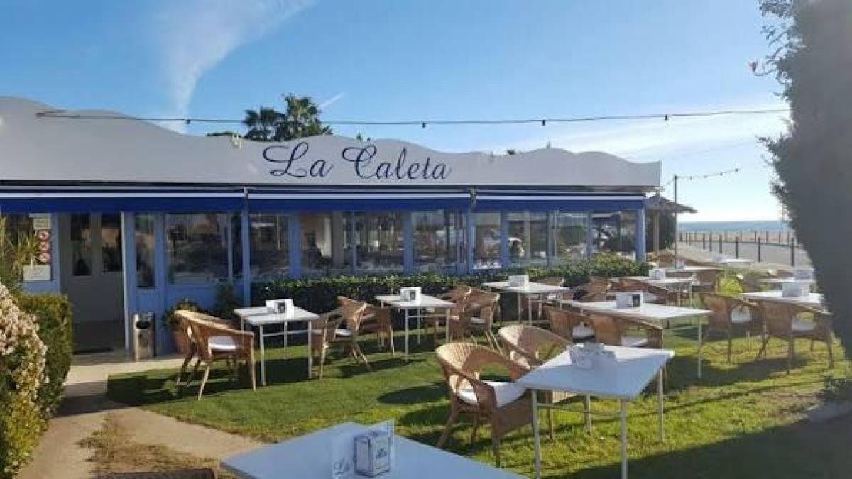 محكمة برشلونة توقف نشاط مطعم La Caleta