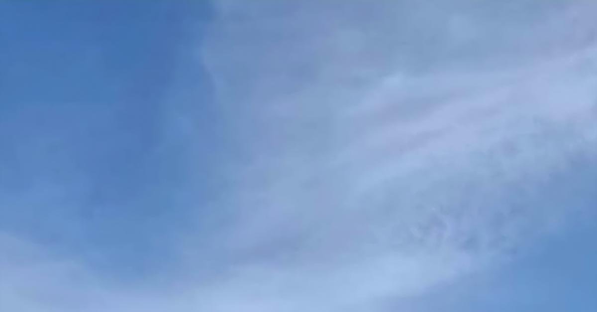 "سأذهب إلى مدينة حيث لديك قدم واحدة في اللامكان وواحدة في الكياسة"