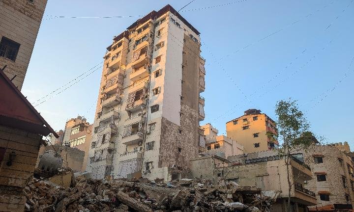 أكثر من 400 ألف نازح لبناني يعودون إلى الجنوب وسط وقف إطلاق النار