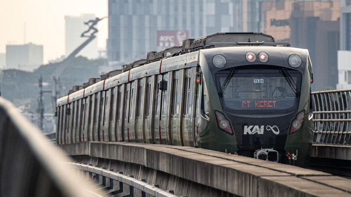 تحطمت طائرة Jabodebek LRT في كاوانغ، وتأخرت الرحلة 10 دقائق