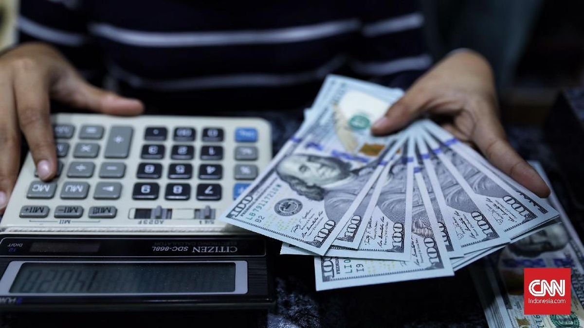 تستمر الروبية في النمو إلى روبية. 17980 لكل دولار أمريكي هذا الصباح
