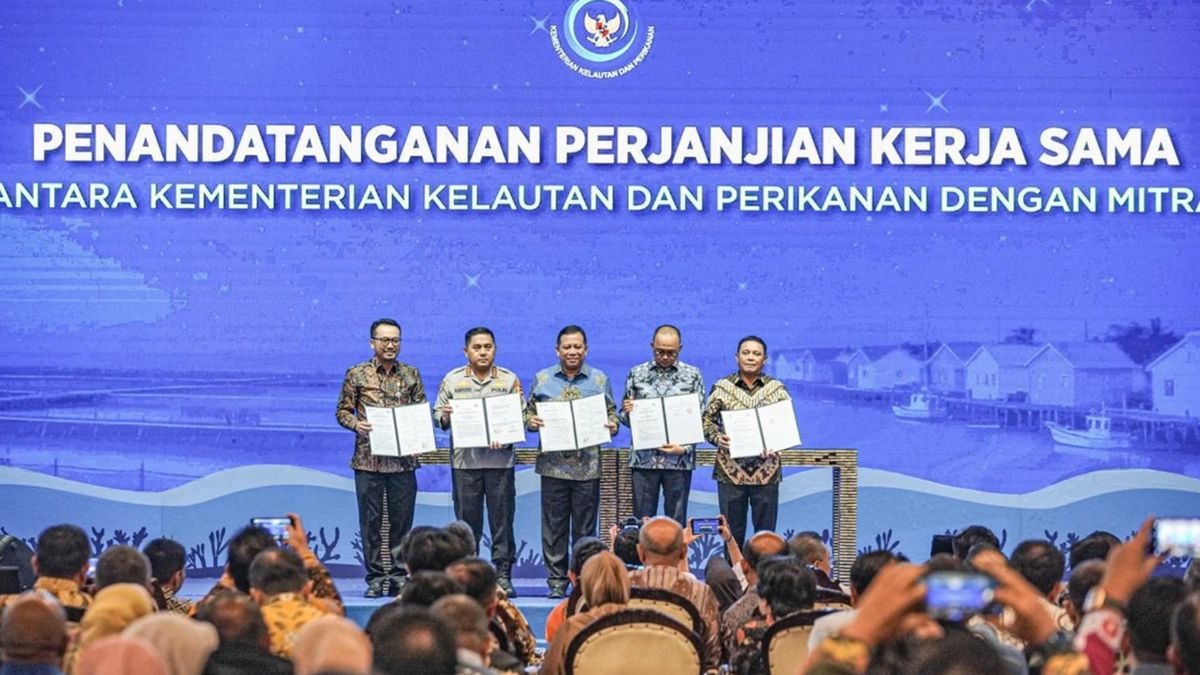 تعمل شركة Pertamina-KKP على تعزيز إمدادات الوقود في جمعية الصيادين الحمراء والبيضاء التعاونية