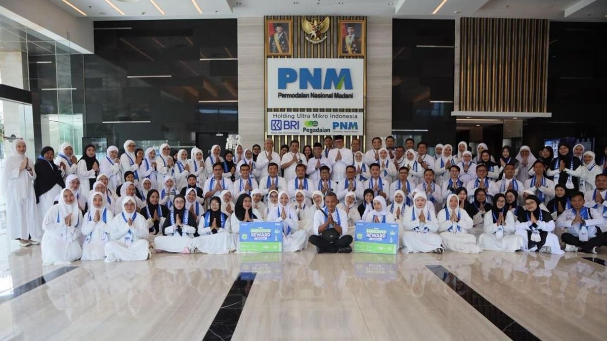 تقديرًا للولاء، ترسل PNM مئات الموظفين إلى العمرة