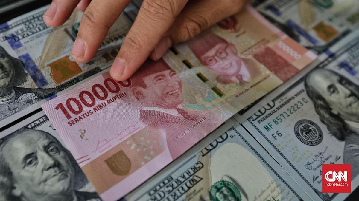 تواصل الروبية التصحيح إلى مستوى 17,936 روبية إندونيسية لكل دولار أمريكي بعد ظهر اليوم